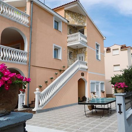 Apartments Villa Dolmar Vodice Exterior photo