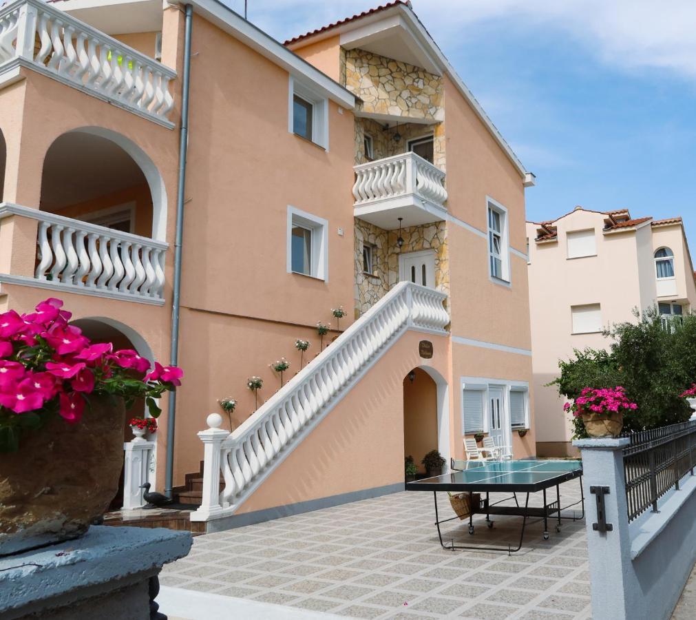 Apartments Villa Dolmar Vodice Exterior photo