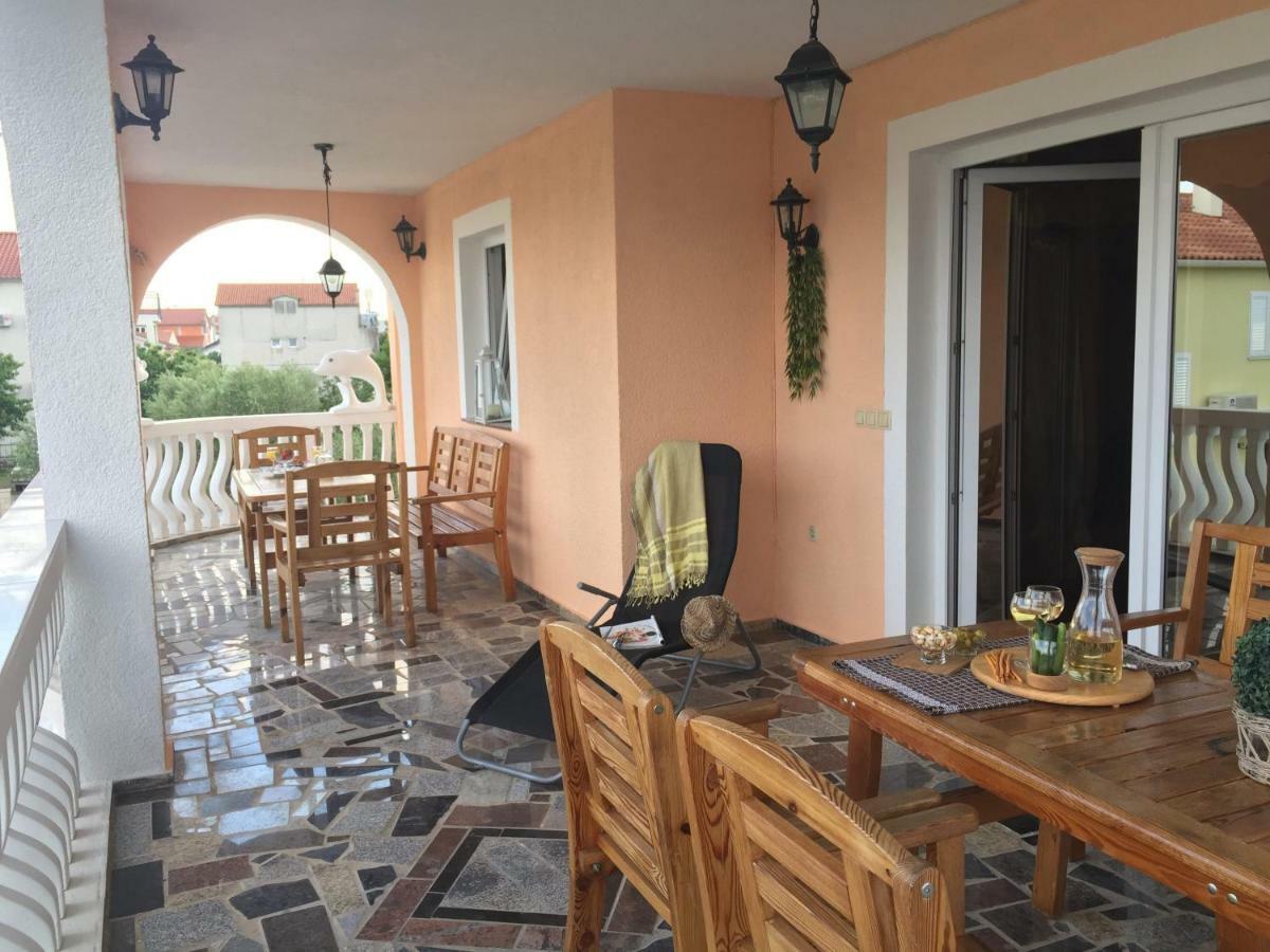 Apartments Villa Dolmar Vodice Exterior photo