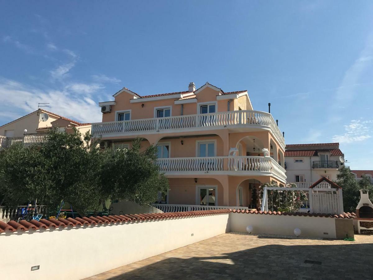 Apartments Villa Dolmar Vodice Exterior photo