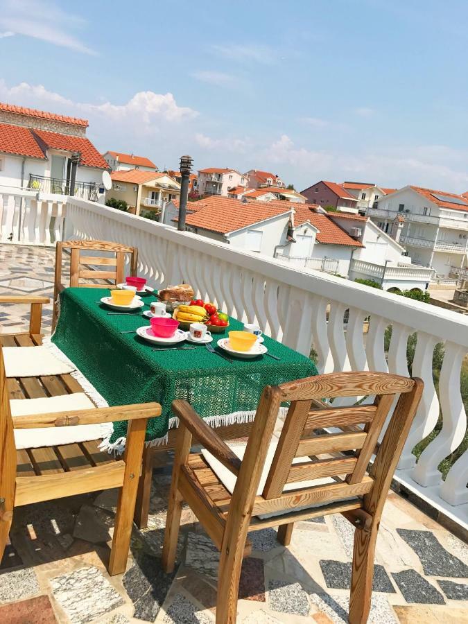 Apartments Villa Dolmar Vodice Exterior photo