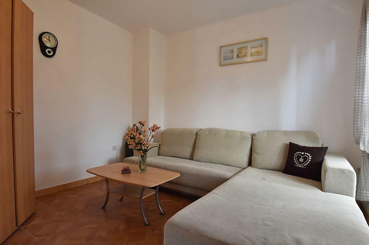 Apartments Villa Dolmar Vodice Exterior photo
