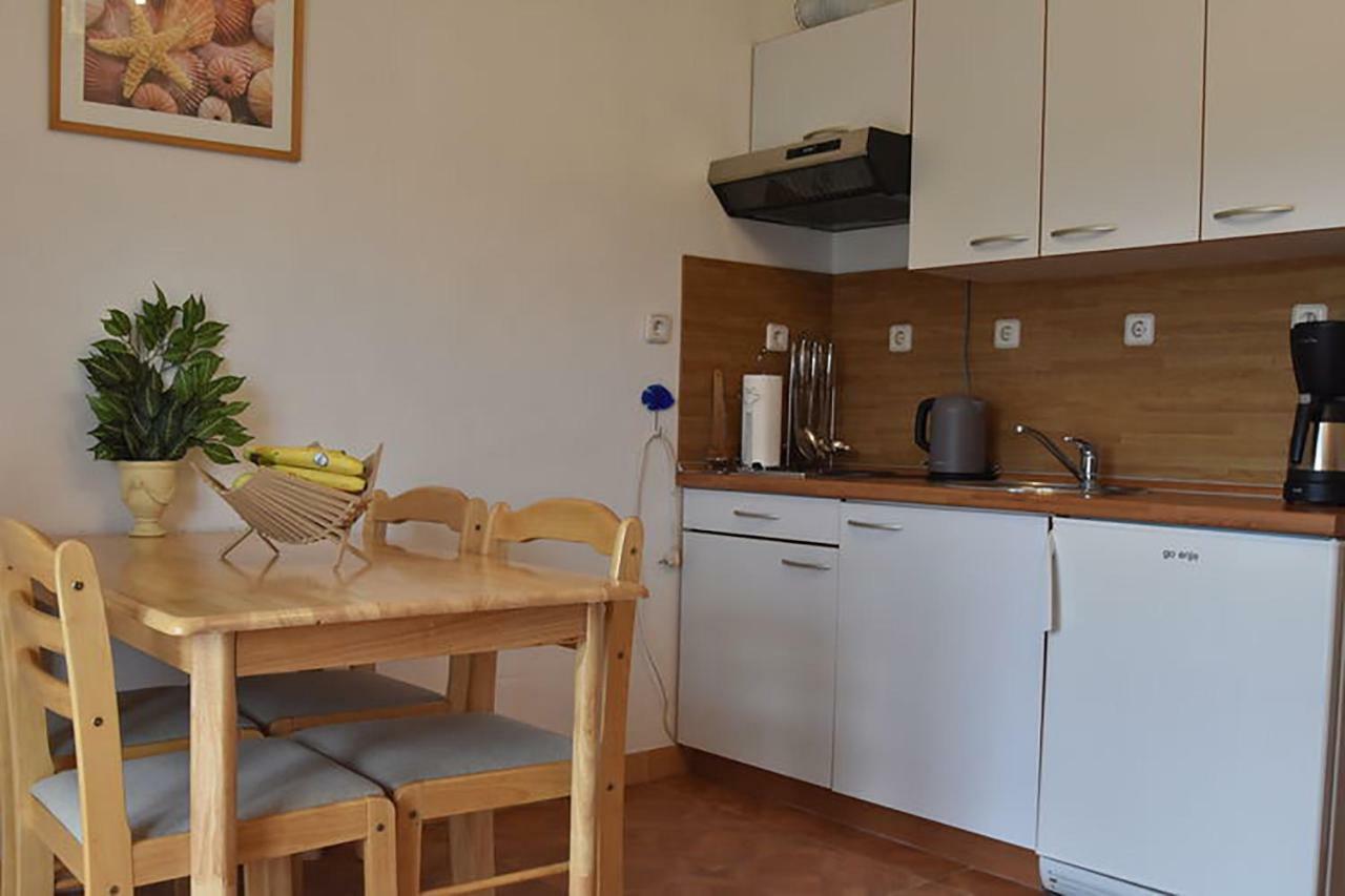 Apartments Villa Dolmar Vodice Exterior photo